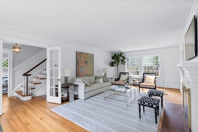 8 Tappan Rd, Wellesley, MA 02482 - photo 3