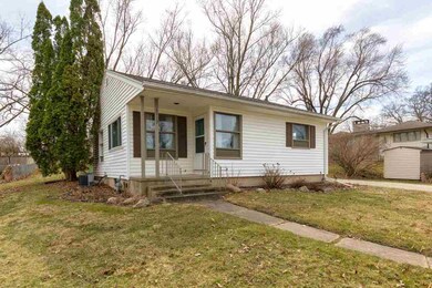 1113 Grand Blvd, Cedar Falls, IA 50613 - photo 3