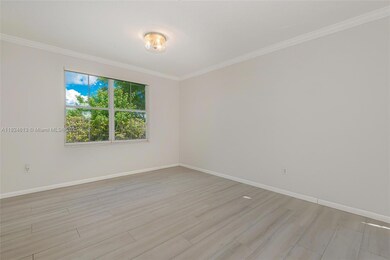 315 W Cypress Cove Cir, Davie, FL 33325 - photo 4