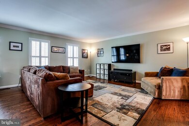 6829 Mclean Province Cir, Falls Church, VA 22043 - photo 5