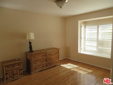 1935 W Parkside Ave, Burbank, CA 91506 - photo 5