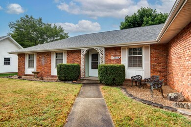 2004 E Shady Glen Dr, Springfield, MO 65804 - photo 2