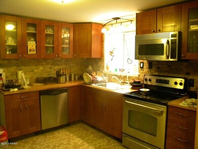 115 Muldovan Dr, Hawley, PA 18428 - photo 4