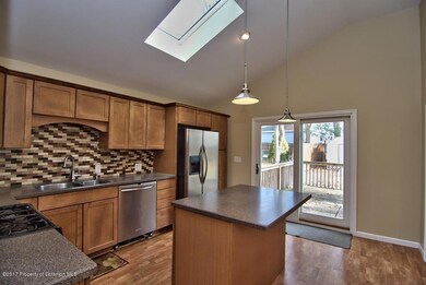 185 Spruce St, Archbald, PA 18403 - photo 2