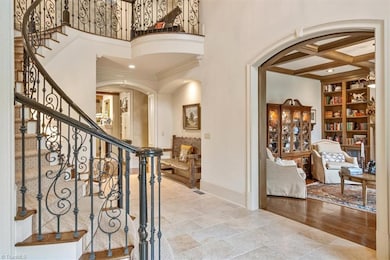 910 Sunset Dr, Greensboro, NC 27408 - photo 5