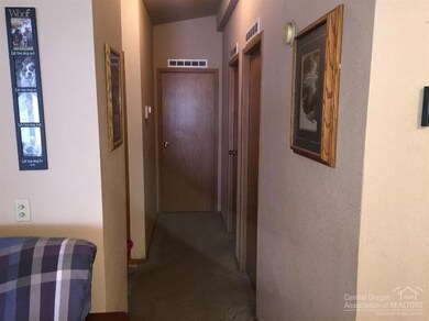 19947 Ashwood Dr, Bend, OR 97702 - photo 7