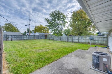 4231 Palm Ave, Lorain, OH 44055 - photo 5