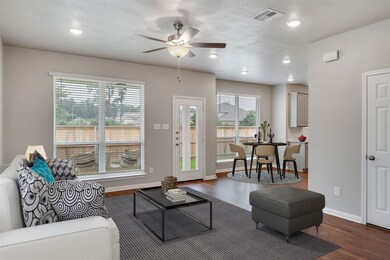 1003 Tomball Downs Dr, Tomball, TX 77375 - photo 5