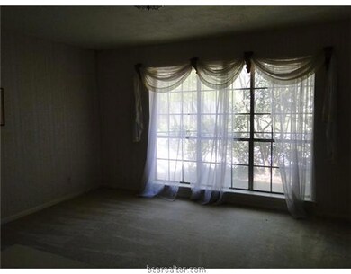 1215 S Ridgefield Cir, College Station, TX 77840 - photo 4