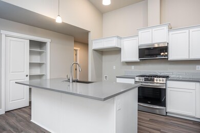 2411 NE 5th St-5