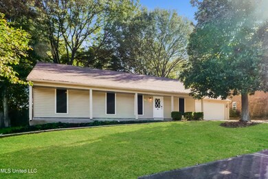 002-photo-front-view-14923658