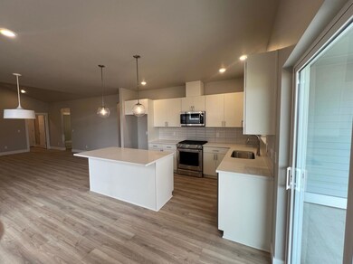 61154 SE Berkshire Way unit 78, Bend, OR 97702 - photo 3