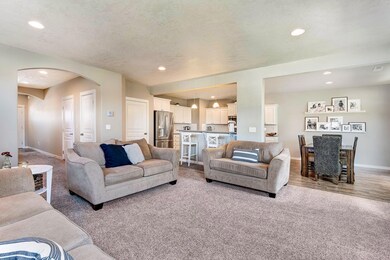 61781 SE Camellia St, Bend, OR 97702 - photo 6