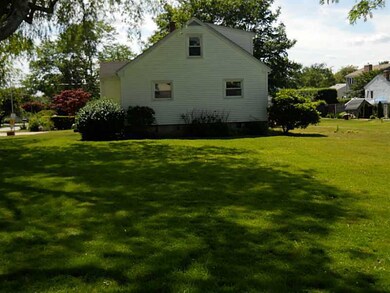 182 Newport Ave, Middletown, RI 02842 - photo 2