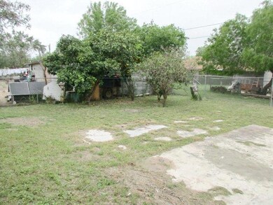 1607 S De la Rosa Dr, Donna, TX 78537 - photo 5