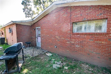 3425 Martin Ave, Greensboro, NC 27405 - photo 5