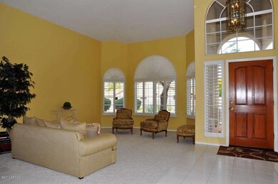 Foyer-Living Room
