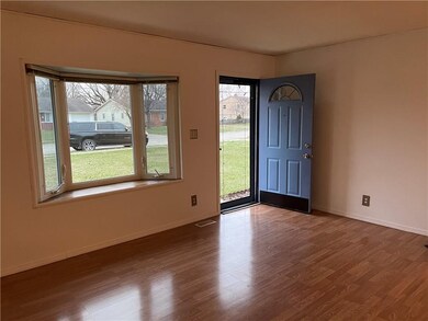 3057 Hawcreek Blvd, Columbus, IN 47203 - photo 2