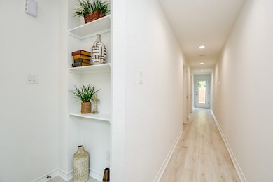 7020 Eastwood St unit A, Houston, TX 77021 - photo 4