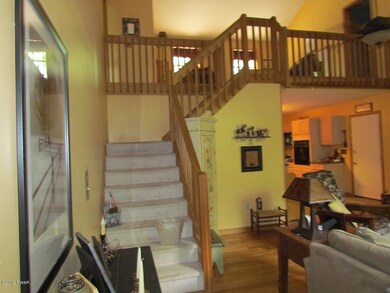 132 Oak Ridge Dr, Milford, PA 18337 - photo 2