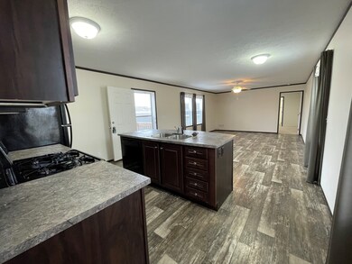 235 Schirra Ave unit 235, Flushing, MI 48433 - photo 3