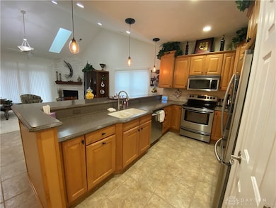 125 Cobblestone Ln, Springboro, OH 45066 - photo 5