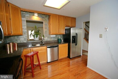 9311 Gordon Ct, Laurel, MD 20723 - photo 7