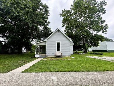 105 S Walnut St, Roachdale, IN 46172 - photo 2