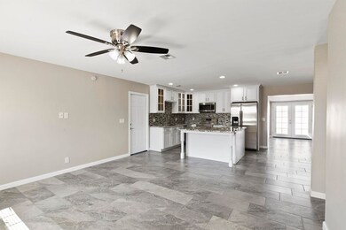 005_Living Room
