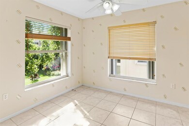 12485 Crystal Pointe Dr Unit-large-008-6