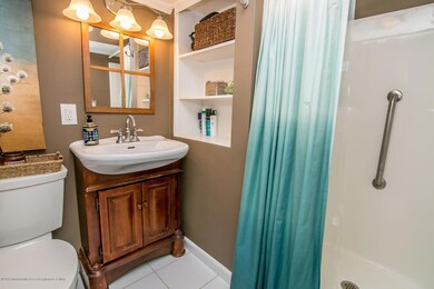 Smalley Full Bath Suite