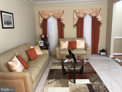 13119 Crossview Ct, Beltsville, MD 20705 - photo 4