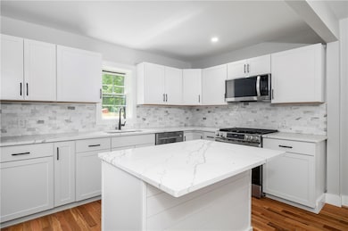 1008 Toll Gate Rd, Warwick, RI 02886 - photo 6