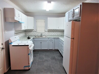 7719 Hirsch Rd unit B, Houston, TX 77016 - photo 5