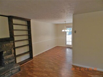 95 Fox Run Dr, Hendersonville, NC 28792 - photo 7