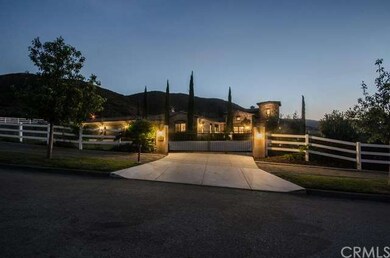 Gated 16'  entry with RV & Boat parking,