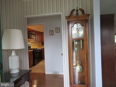 315 S New Ardmore Ave, Broomall, PA 19008 - photo 5