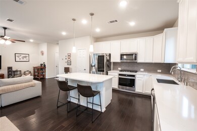 8961 Monterey View Dr, Houston, TX 77080 - photo 6