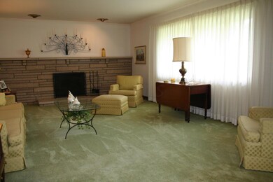 983 Poling Dr, Columbus, OH 43224 - photo 2