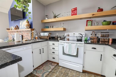 31 Tenney Brook Rd unit 2, Plymouth, NH 03264 - photo 6