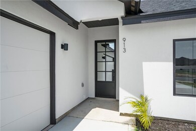 913 Thomas Ln, Alamo, TX 78516 - photo 2