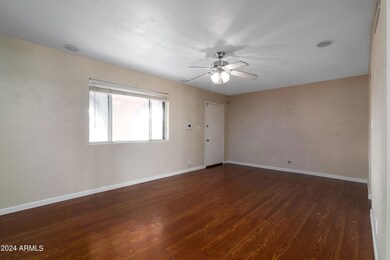 06_Living Room - View 1