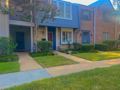 1257 Country Place Dr, Houston, TX 77079 - photo 2