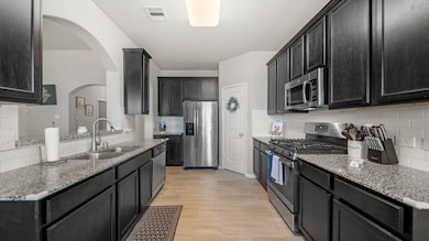 704 Rim Water Dr, Alvin, TX 77511 - photo 7