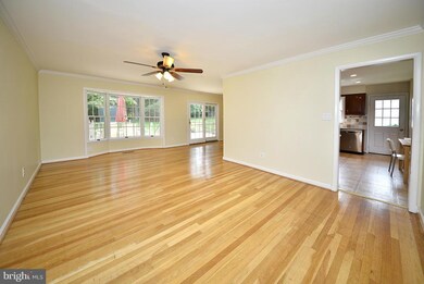 513 Valley Dr SE, Vienna, VA 22180 - photo 4