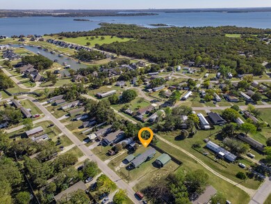 1534 Gale Dr, Azle, TX 76020 - photo 4