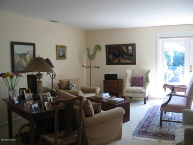 Living room 2