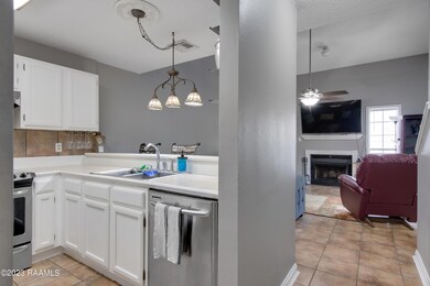 904 W Monroe St-4