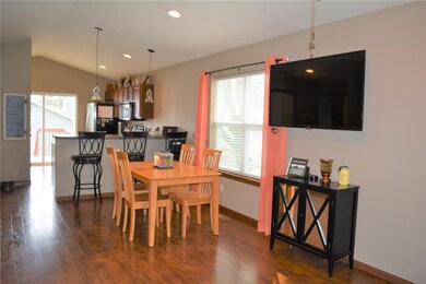 1121 J Ave NW, Cedar Rapids, IA 52405 - photo 7