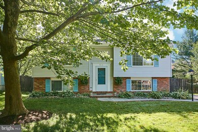 9112 Hunting Pines Place, Fairfax, VA 22032 - photo 3